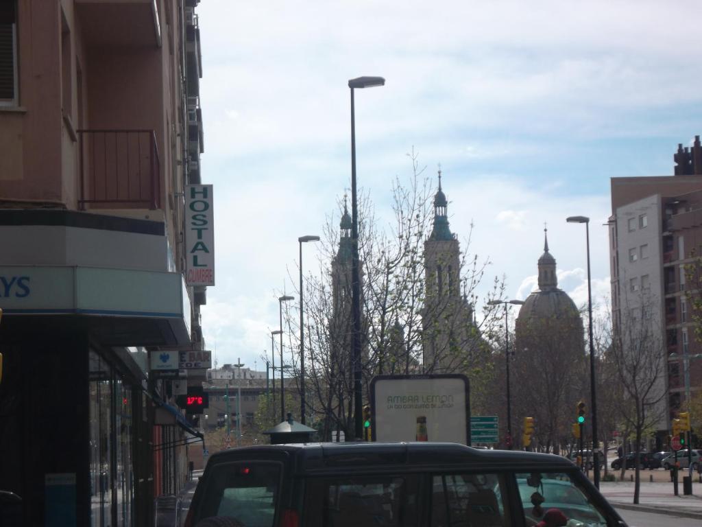 Hostal Cumbre Saragossa Exterior foto