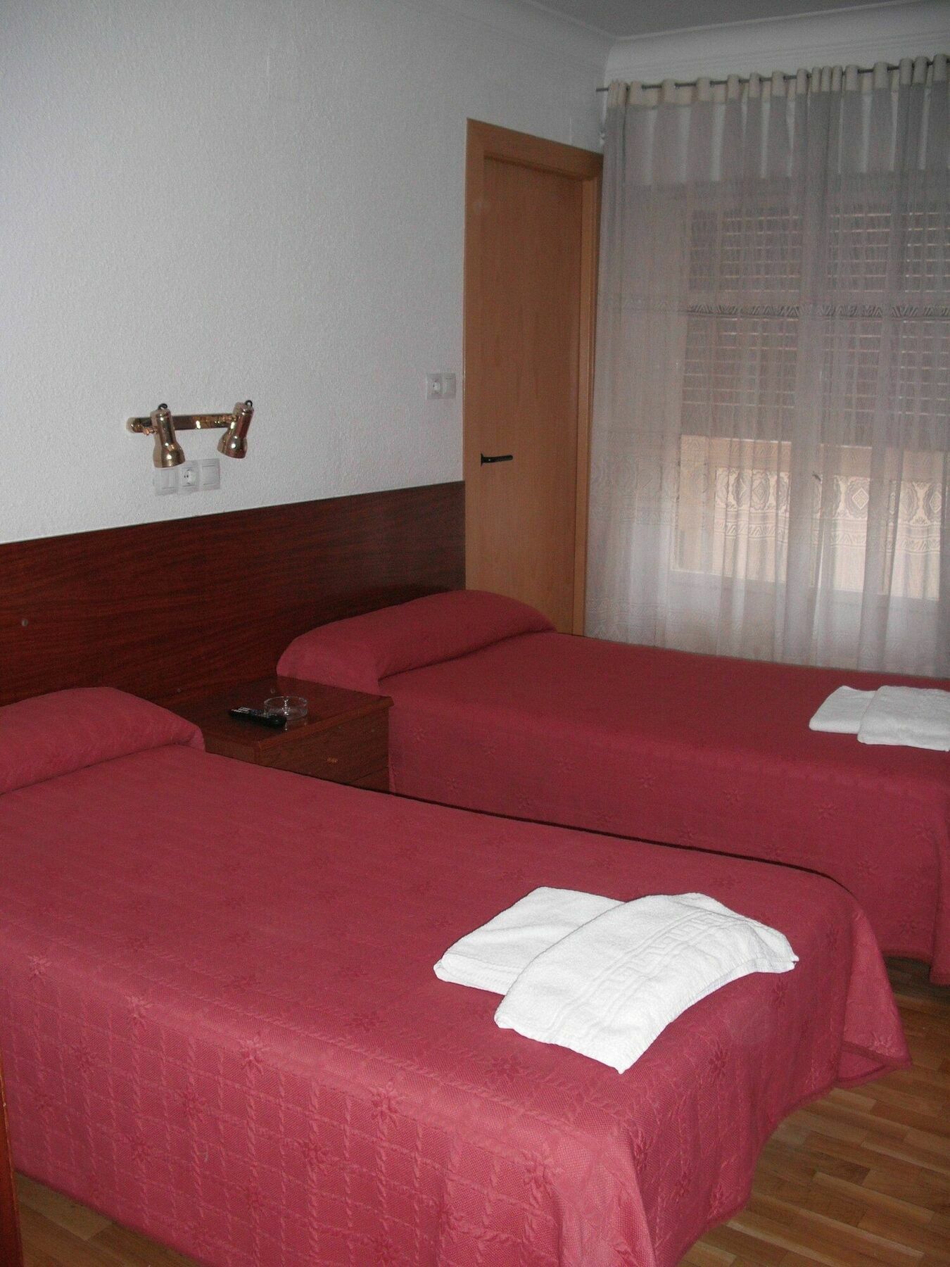 Hostal Cumbre Saragossa Exterior foto